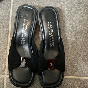 5/$25 Size 7 Donald J Women's Kleiner Black Slip On Wedge